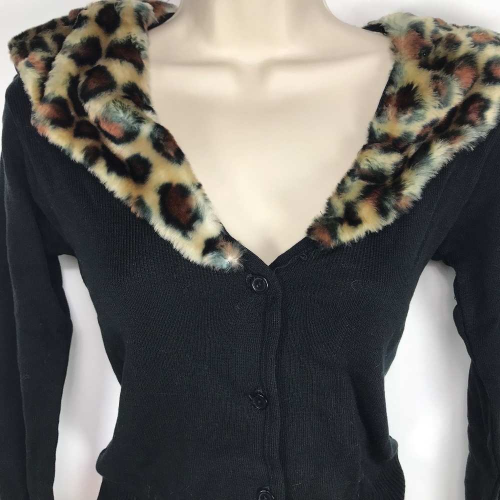 Rockabilly Cardigan with Leopoard Collar NWT - Picture 2 of 3